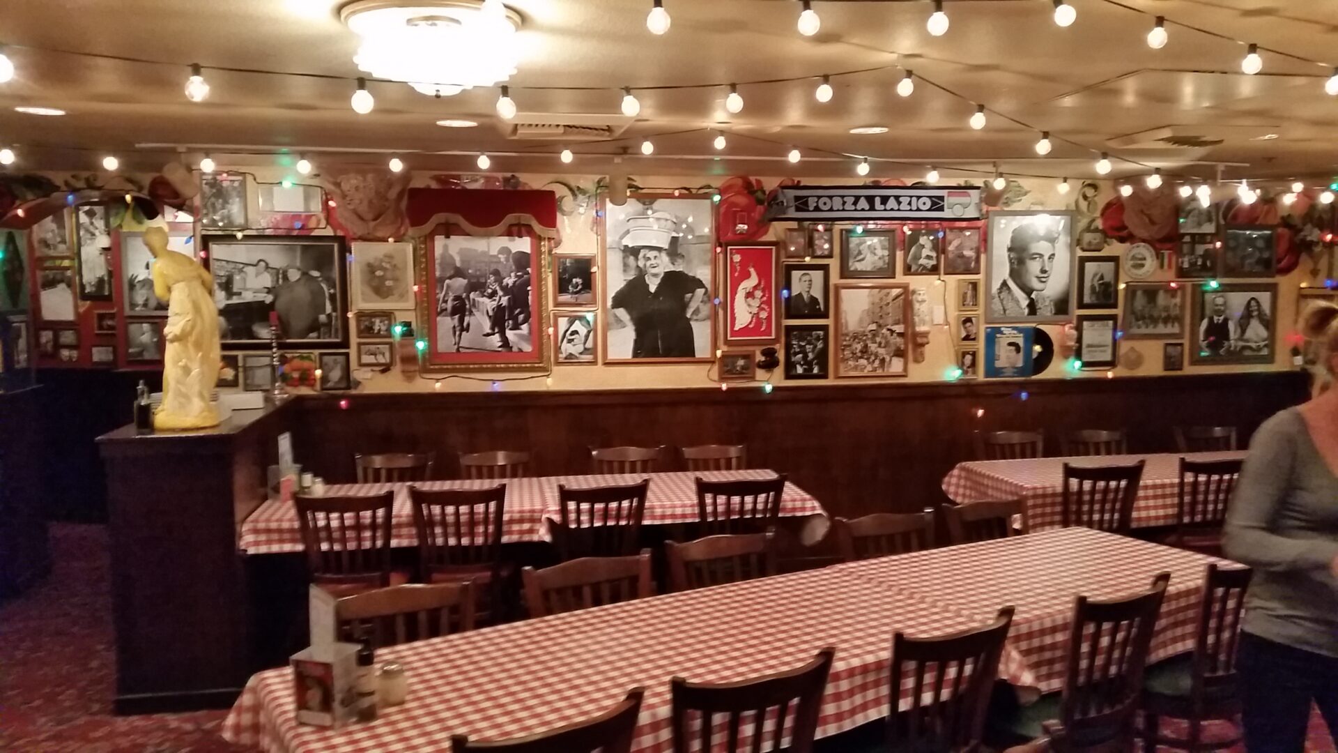 Buca Di Beppo Lombard Il - w944124